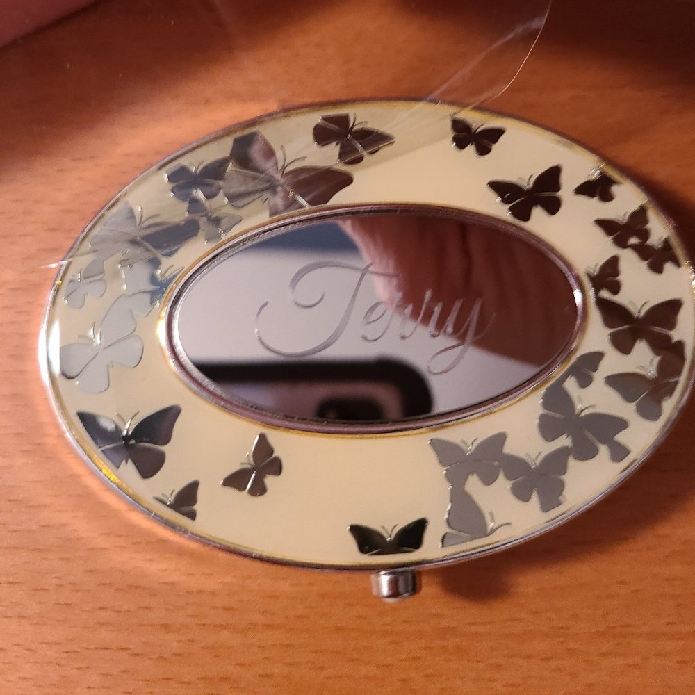 Compact mirror